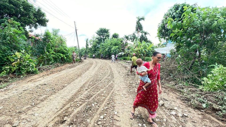 वडा नं. २ को सेल्फी रोड दक्षिण लाटीहोली पुलसम्म सडक स्तरोन्नति